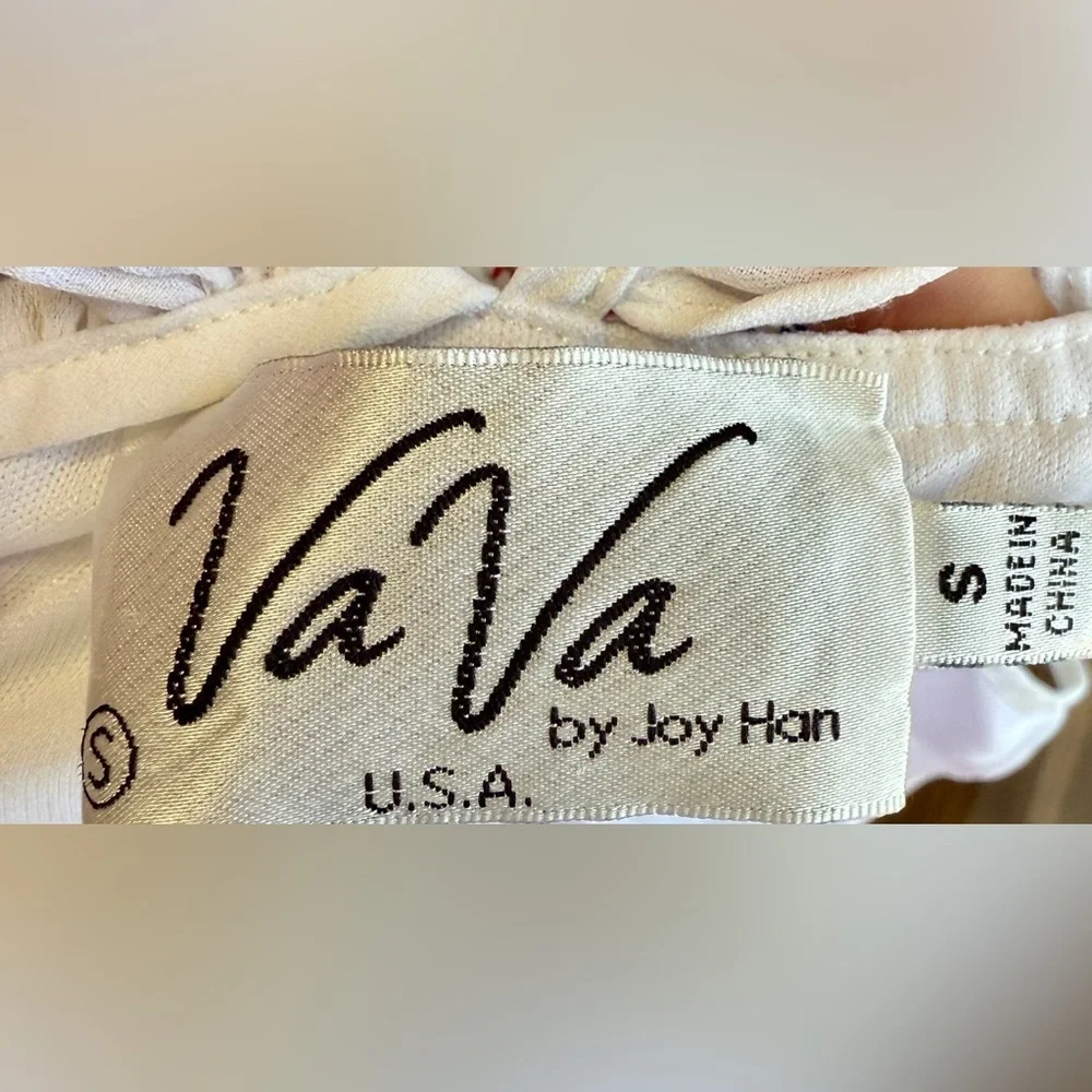 Vava by Joy Han Vada Cami White Floral Boho Top Size S LNC